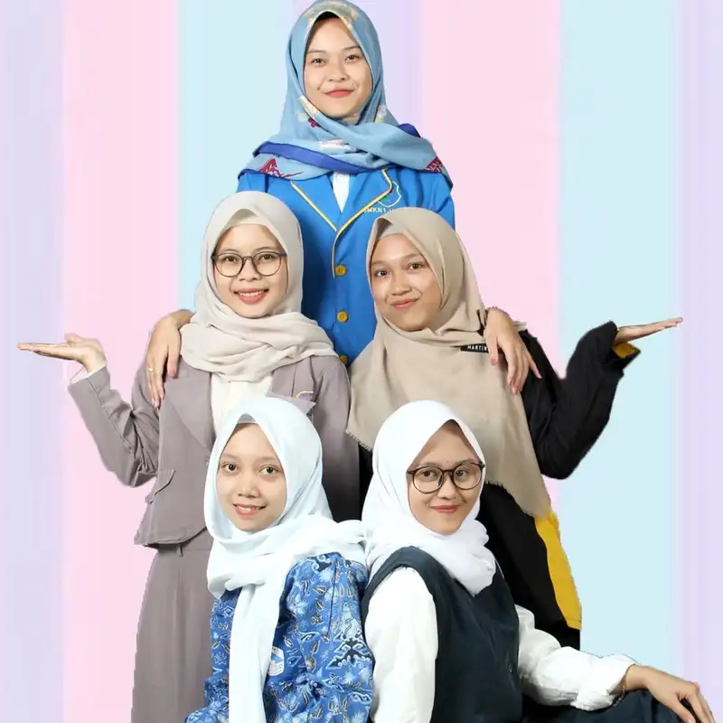Foto Studio Cilimus - momen spesial bersama teman
